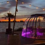 Heerlijk met de voeten in het zand of eten in een iglo bij Saus aan 't Water verblijf bij B&B Bij ons in het bos in Bergen op Zoom